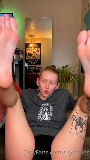 Of feet thumbnail