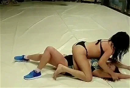 Yana Iron wrestling
