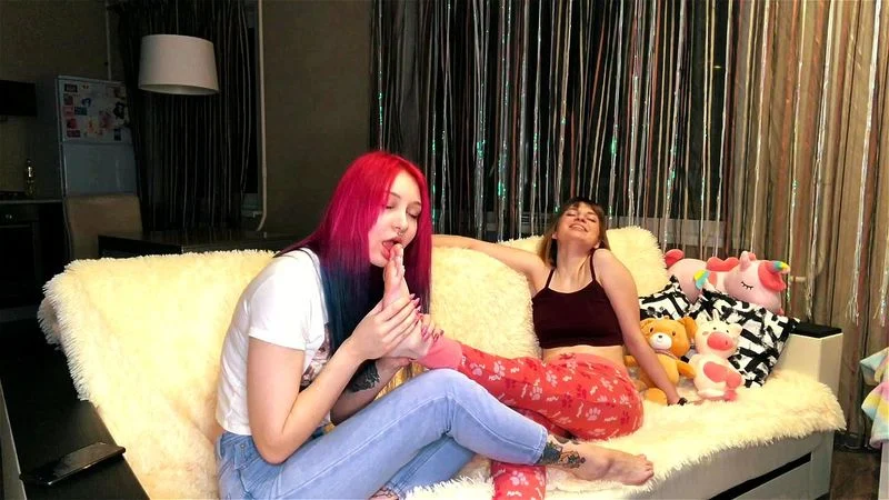 Ameteur lesbian foot worship