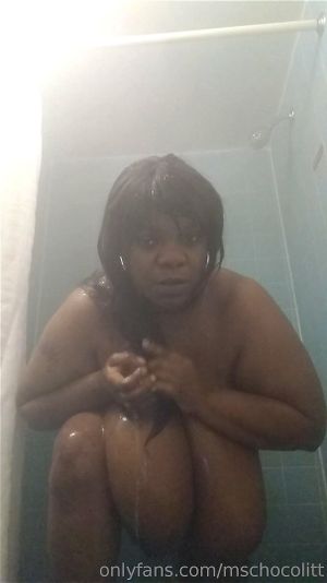 Girls in the Shower thumbnail