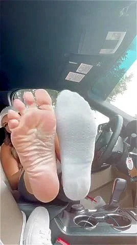 Mature feet thumbnail