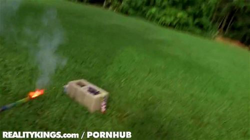 Reality Kings - Threesome with two hot ebony chicks エロ動画 - SpankBang