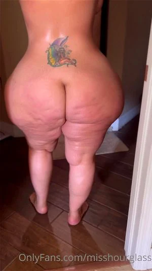MISSHOURGLASS ( Onlyfans ) thumbnail