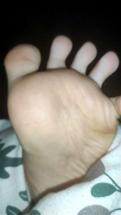 Feetjoi porn video – Hot girl feet long toe spreading