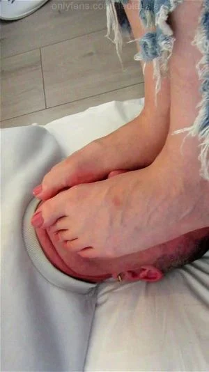 FeetInFace thumbnail