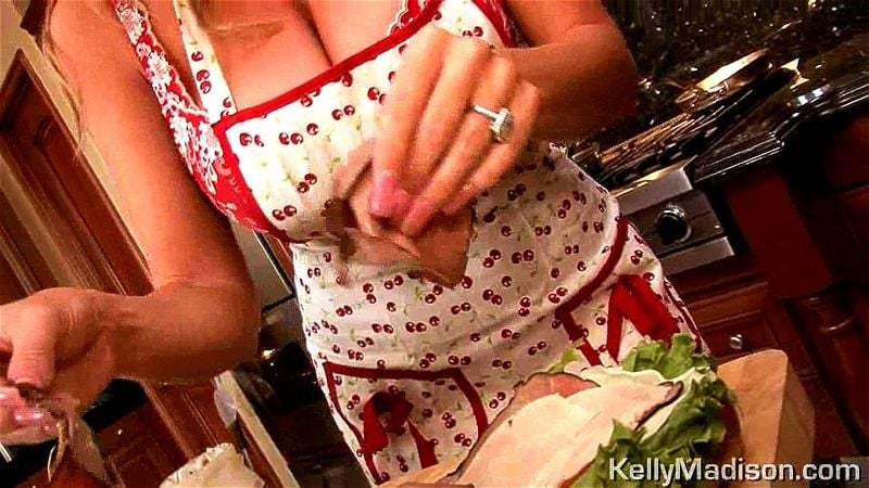 HousewifeXX HousewifeXX