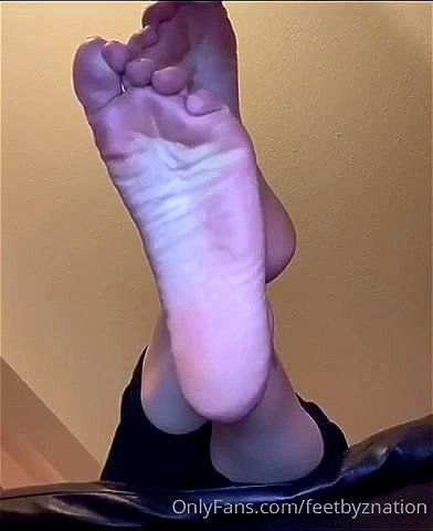 Big feet thumbnail