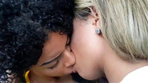 lesbians kissing 5