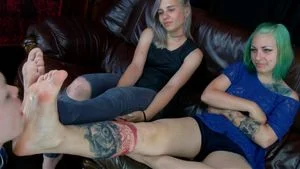 Feet Lesb thumbnail