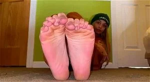 Latina Soles thumbnail