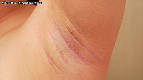 Disfruta de una escena sexual emocionante con una mujer madura de 50 años. Muestra su experiencia y deseo de una experiencia excitante y lujuriosa. Este video ofrece sexo intenso que satisface todos los deseos. Video Porno - SpankBang