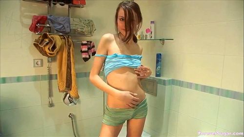 Bathroom Tease Vídeo pornô - SpankBang