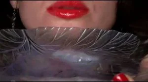 偷偷 thumbnail