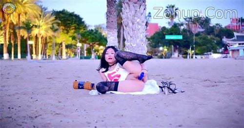 Masturbazione pubblica senza paura Video Porno - SpankBang