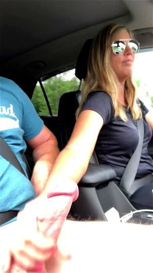 Handjob Car/Drive Slut thumbnail
