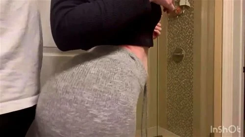 Bootybyshel twerking with her Big ass ❤️
