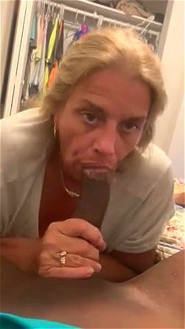 MATURE SUCKS CUM OUTTA BBC MATURE SUCKS CUM OUTTA BBC