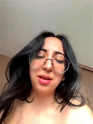 Latina thumbnail