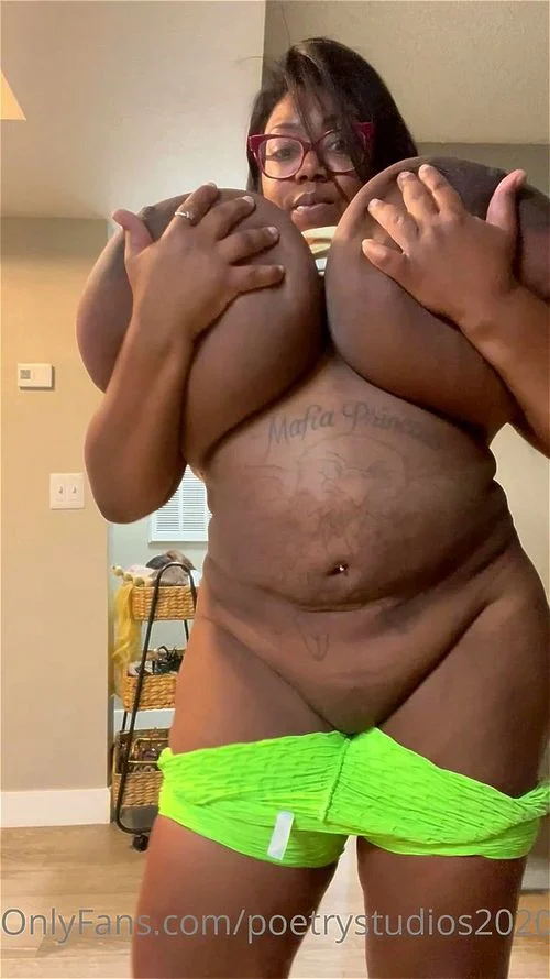 Ebony Monster Boobs - Watch PT Shows Off Her Legendary Juggs - Ebony, Macromastia, Monster Tits  Porn - SpankBang