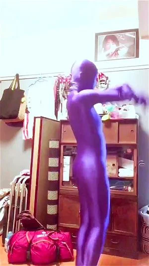 zentai girl dancing