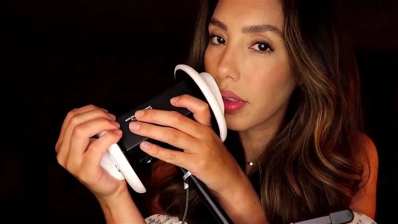 GORGEOUS LATINA EAR LICKING ASMR GORGEOUS LATINA EAR LICKING ASMR