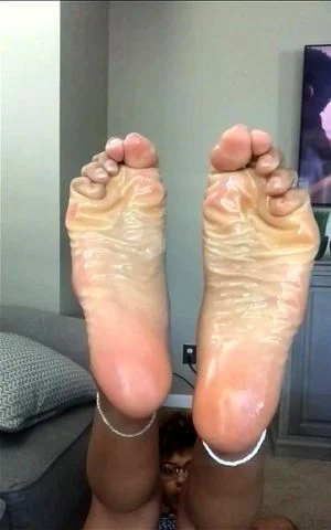 soles dangle thumbnail