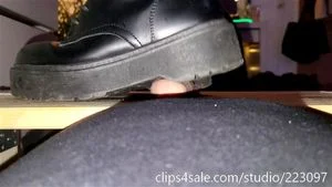 trample sneaker thumbnail