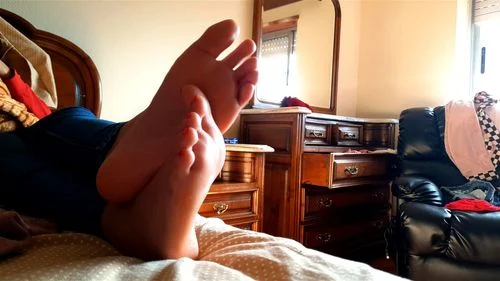 Ignored by Pretty Amateur Girl Feet in her Bedroom.