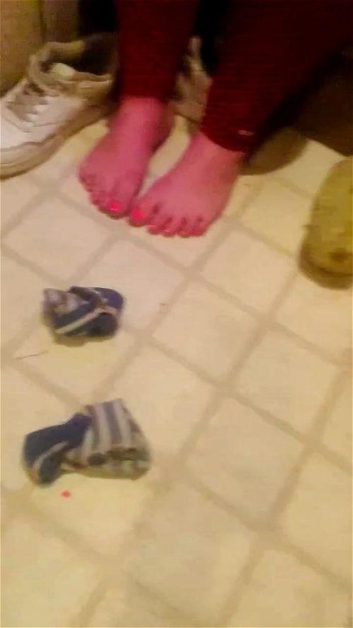 Jerking to Cousins Candid Feet