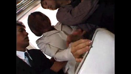 Mujer japonesa en situación íntima en el tren Video Porno - SpankBang
