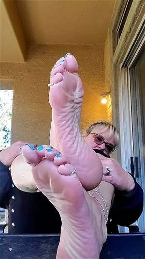 Mature MILF Femdom thumbnail