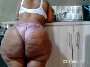 Big Black Booty Twerk thumbnail