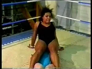 Wrestling woman thumbnail