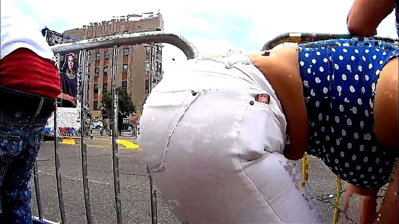 Sexy big ass on white pants! Sexy big ass on white pants!