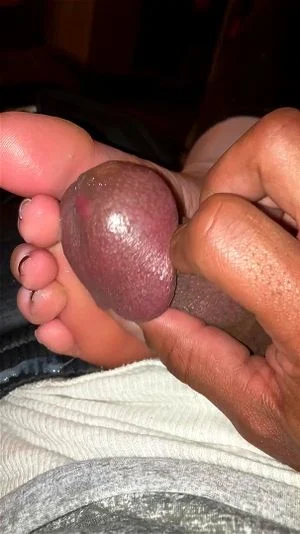 Plump smelly soles of my young jawn