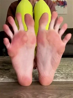 Foot tease thumbnail