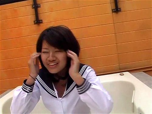 Genieße die Darstellung einer attraktiven erwachsenen Frau in diesem video, das voller Lust und Leidenschaft ist. Entdecke intensive intime Szenen, die deine Begierden stillen sollen. Dieser Inhalt ist nur für Erwachsene und zeigt einvernehmliche Erwachsene. Porno Video - SpankBang