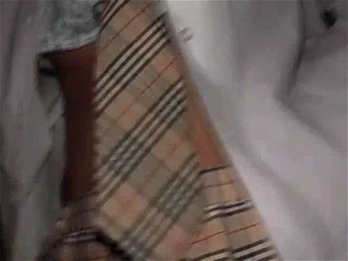 Genieße die Darstellung einer attraktiven erwachsenen Frau in diesem video, das voller Lust und Leidenschaft ist. Entdecke intensive intime Szenen, die deine Begierden stillen sollen. Dieser Inhalt ist nur für Erwachsene und zeigt einvernehmliche Erwachsene. Porno Video - SpankBang