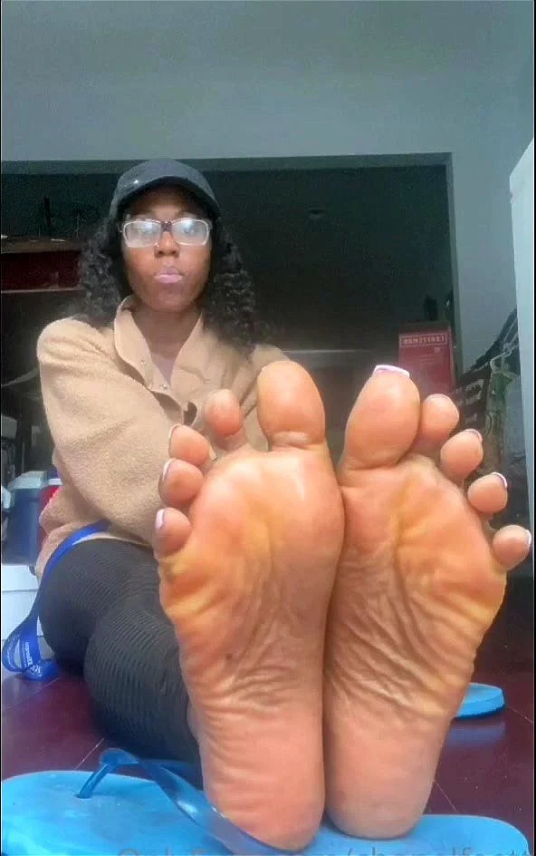 Goddess feet