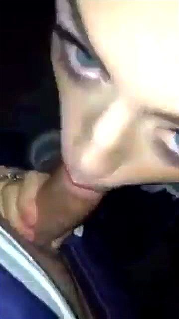 Q bien la chupa esta puta Q bien la chupa esta puta
