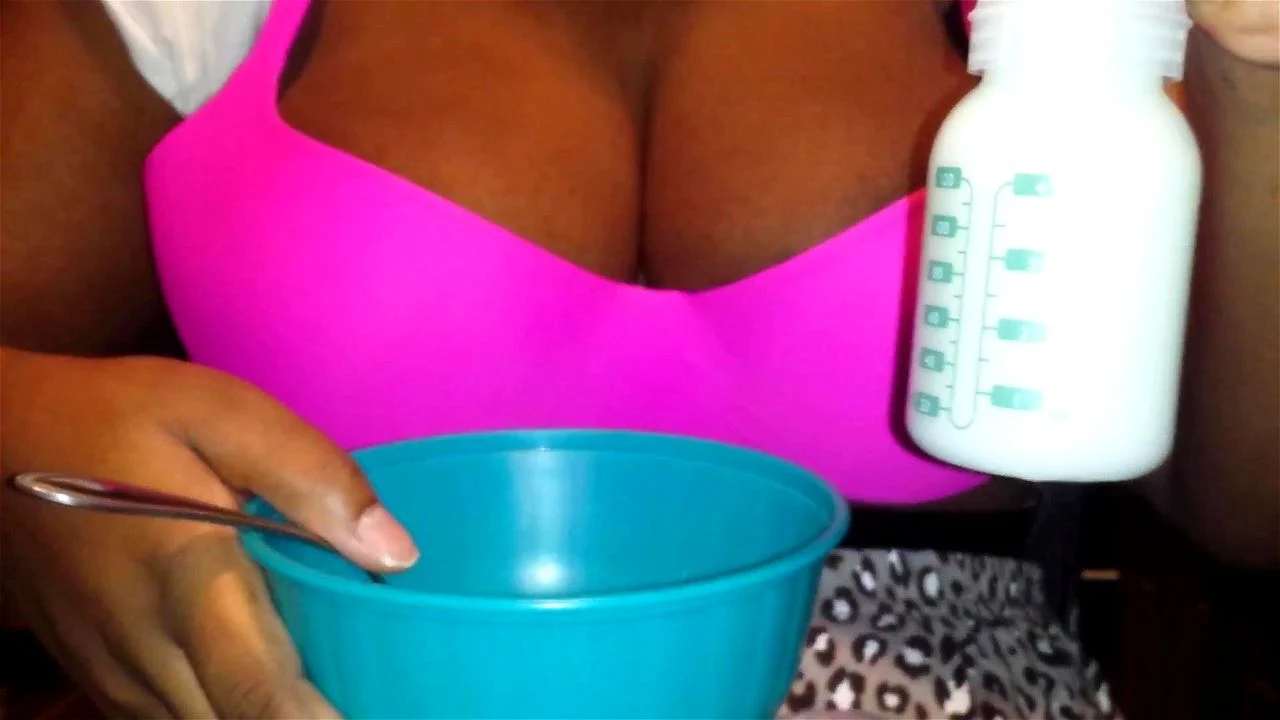 Watch Breastmilk experiment part 1 - Milk, Chocomilk, Ebony Black Porn -  SpankBang