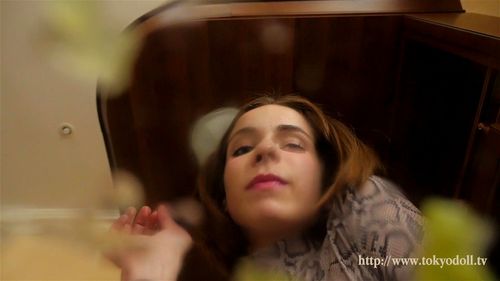 Glafira E em uma cena de prazer intenso e apaixonado, onde cada movimento expressa desejo e sensualidade. Uma experiência visual que celebra a intimidade entre adultos consentidos, repleta de momentos de pura excitação e prazer compartilhado. Vídeo pornô - SpankBang