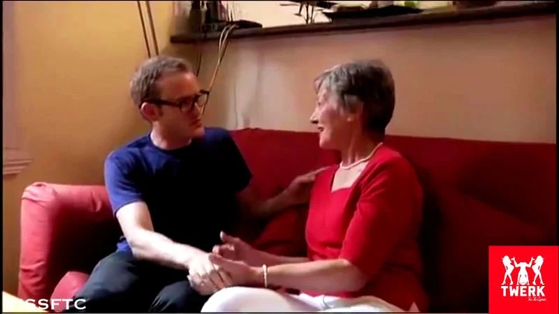 Guy Kisses Girlfriends Moms Guy Kisses Girlfriends Moms