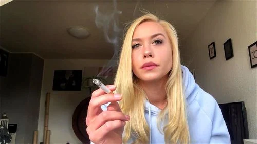Blonde Smoking 04