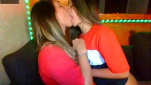 Hot hot kiss thumbnail