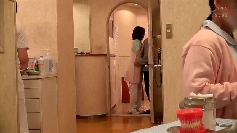 めっちゃエロい歯科助手に誘惑フェラ抜き