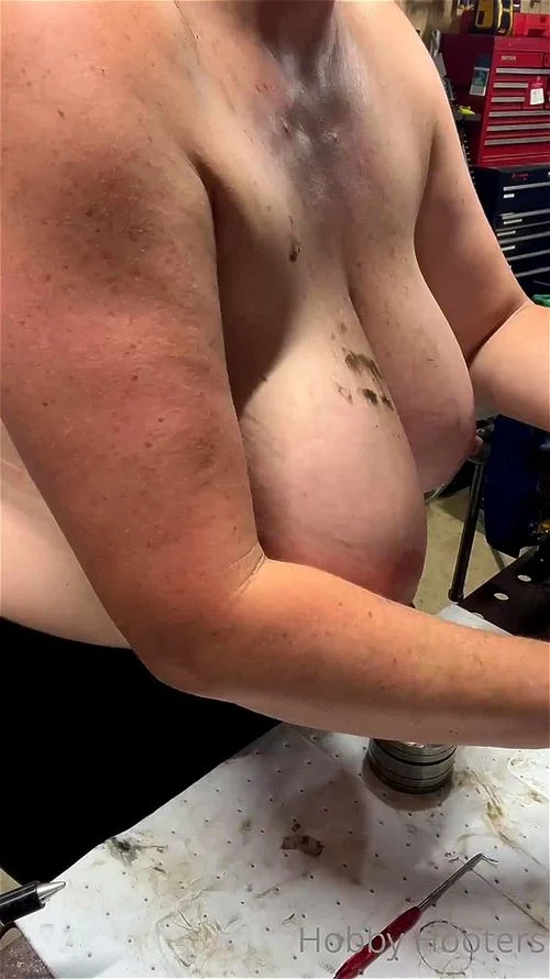 Watch Big tits out while doing handy work - Milf, Public, Amateur Porn -  SpankBang