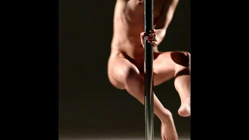 0UL.Art.Nude.15.04.07.Mya.Pole.Dancer.4k