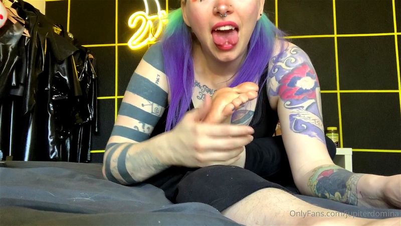 Vamp split tongue goth likes her feet sloppy