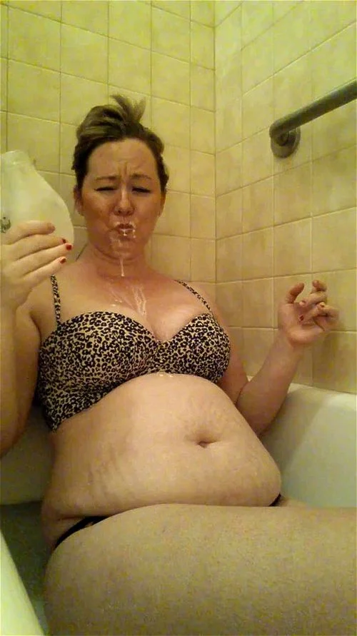 Sexy Fatties Tits - Watch old sexy fatty Heavy cream chug - Fatty, Big Tits, Stuffing Porn -  SpankBang